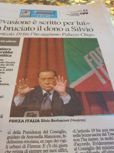 Silvio "I am a normal human being, look eight fingers and two thumbs!