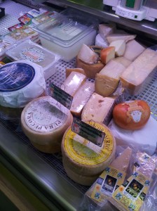Italian cheeses at La Dispensain Fiano. Foto J Finnigan