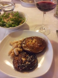 Grilled Porcini caps at Montalbino. Foto J Finnigan